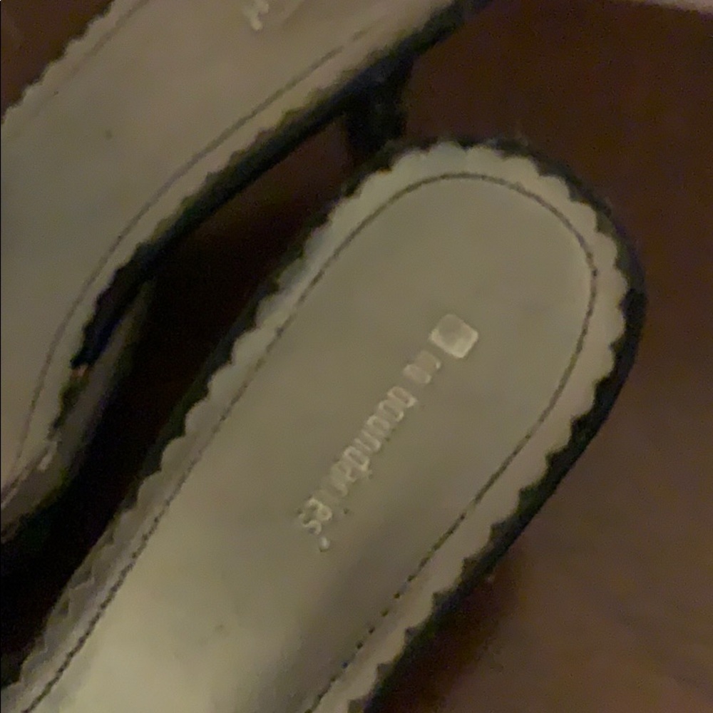 Pumps - Picture 3 of 4
